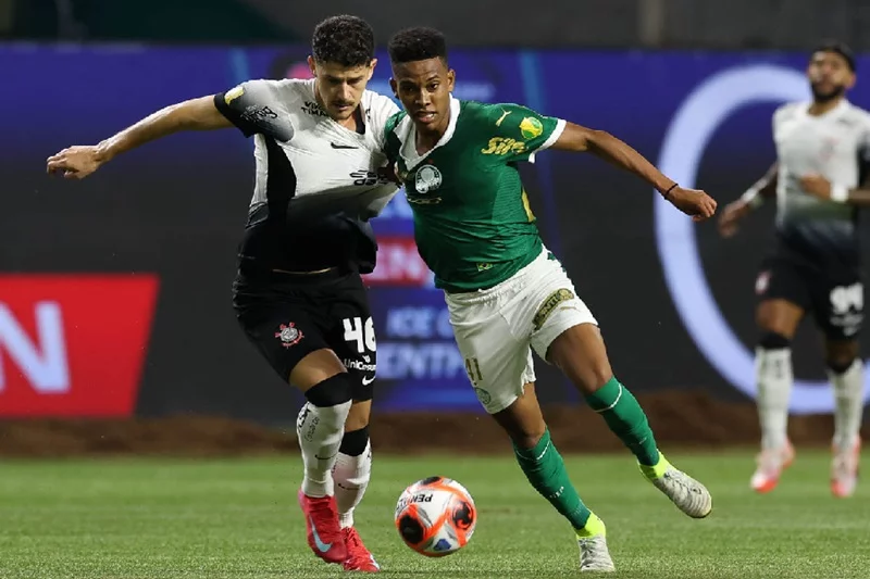 Hugo para Estêvão, e Corinthians segura empate contra o Palmeiras