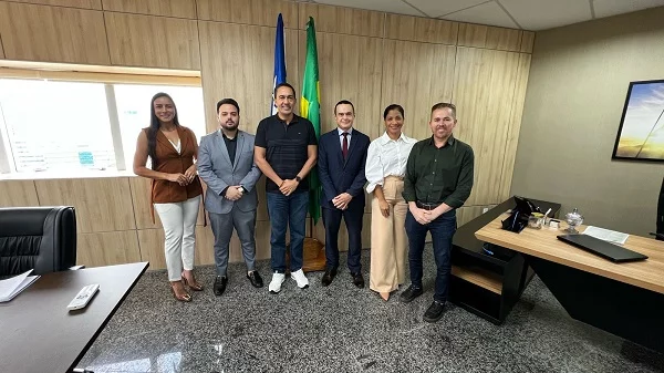 Advogados discutem com deputado Eyder Brasil precariedade dos serviços da Energisa e direitos dos consumidores