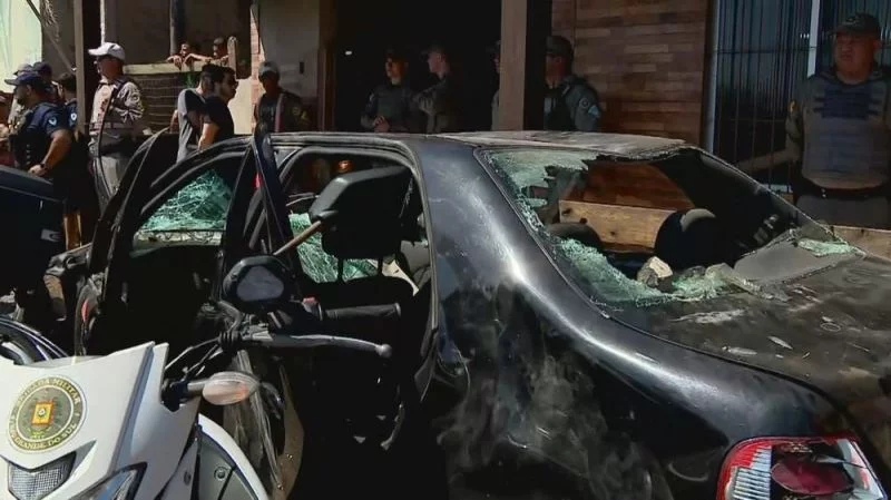 Homem é espancado por populares até a morte acusado de sequestrar e abusar de criança de 9 anos