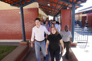 Inauguração de novo colégio estadual em Alexânia marca volta às aulas