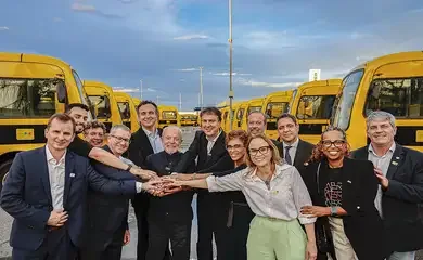 20.03.2026 - Presidente da República, Luiz Inácio Lula da Silva, durante entrega das chaves dos ônibus do programa “Caminho da Escola”, no Distrito Industrial II. Sete Lagoas - MG.

Foto: Ricardo Stuckert / PR