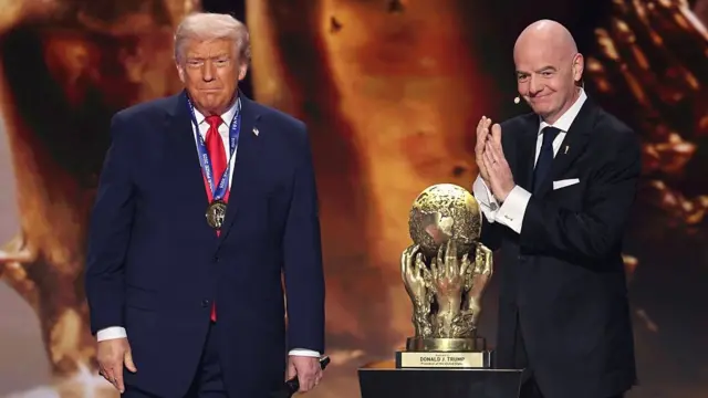 Donald Trump e Gianni Infantino, durante a entrega do Prêmio da Paz da Fifa