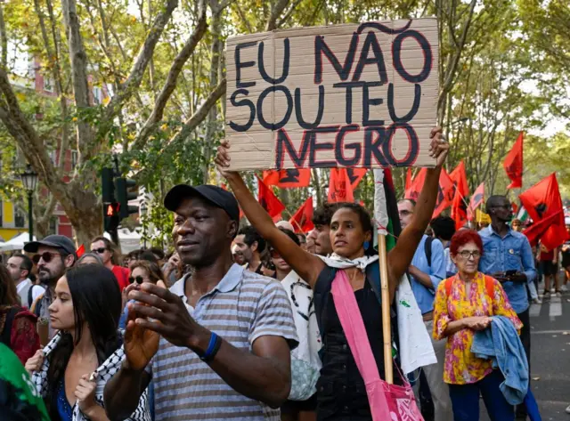 Para assinalar o centenário do nascimento de Amílcar Cabral (1924-73), cabo-verdianos marcham em Lisboa contra o racismo e os resquícios coloniais