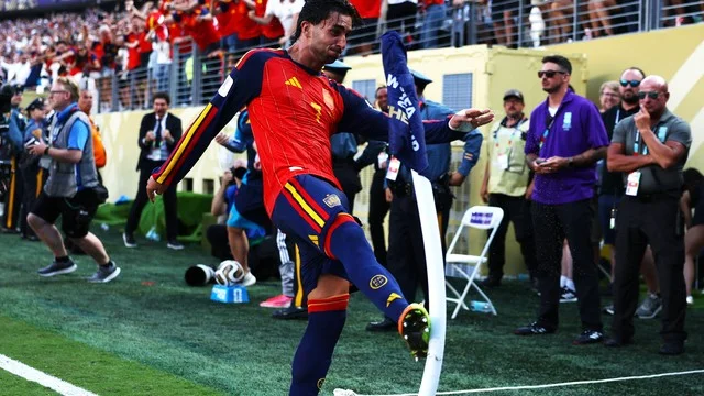 Ferran Torres comemora gol da Espanha sobre a Argentina na final da Copa do Mundo